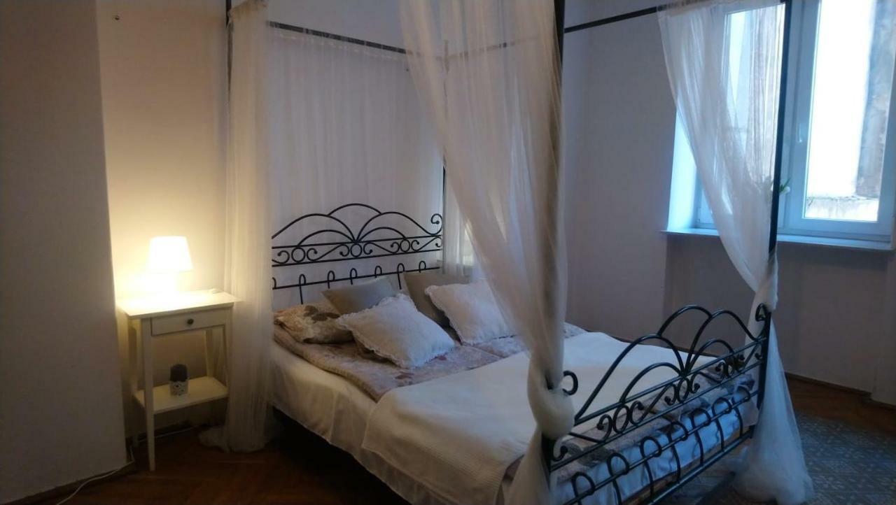 Warszawa, Centrum, Wiejska 15, Kamienica Appartement Buitenkant foto