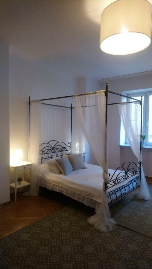 Warszawa, Centrum, Wiejska 15, Kamienica Appartement Buitenkant foto