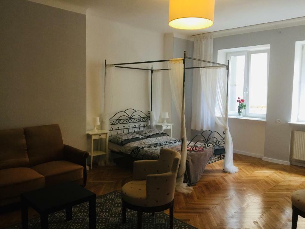 Warszawa, Centrum, Wiejska 15, Kamienica Appartement Buitenkant foto